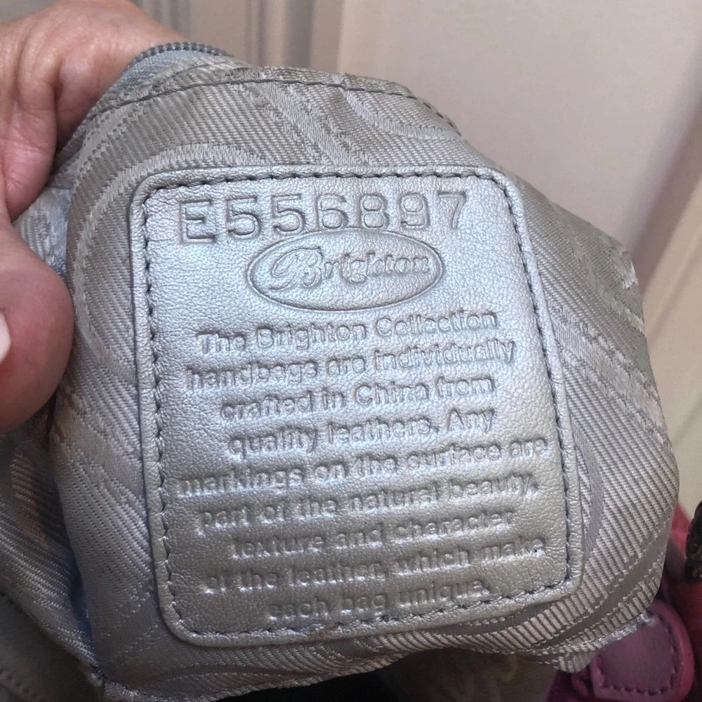 BRIGHTON 💗 Pink Crocodile Embossed Shoulder Bag! Super Cute! Perfect size! - Picture 6 of 12